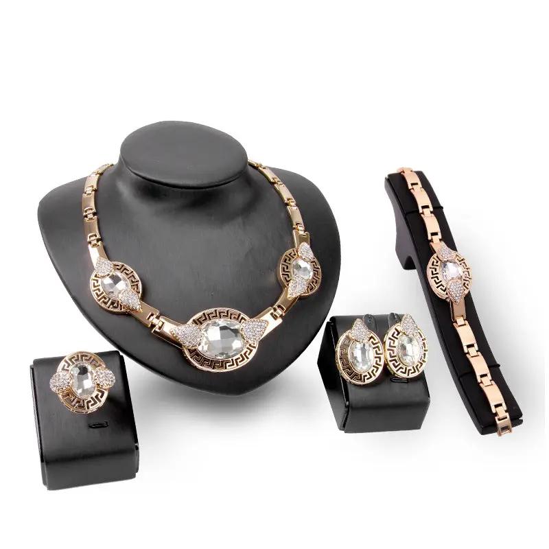 Bridal crystal jewellery set detail | Hair Your Lux