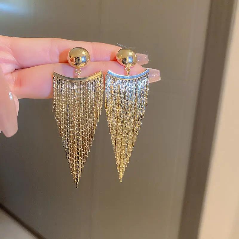 Ball stud with asymmetric chain tassel fringe, gold | Hair Your Lux