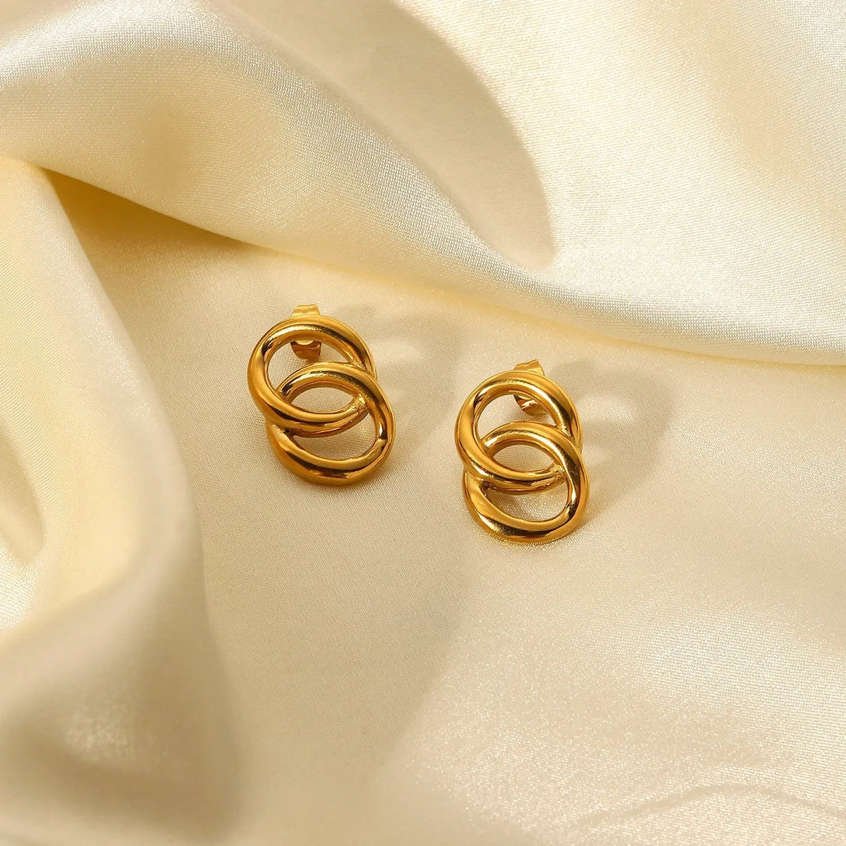 Interlinked gold ring stud earrings, minimalist gold-tone | Hair Your Lux