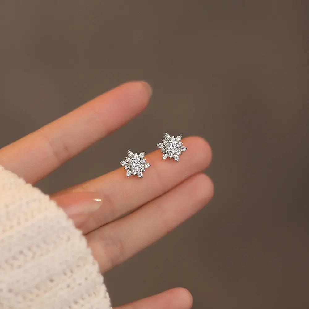 Snowflake crystal stud earrings, detail | Hair Your Lux